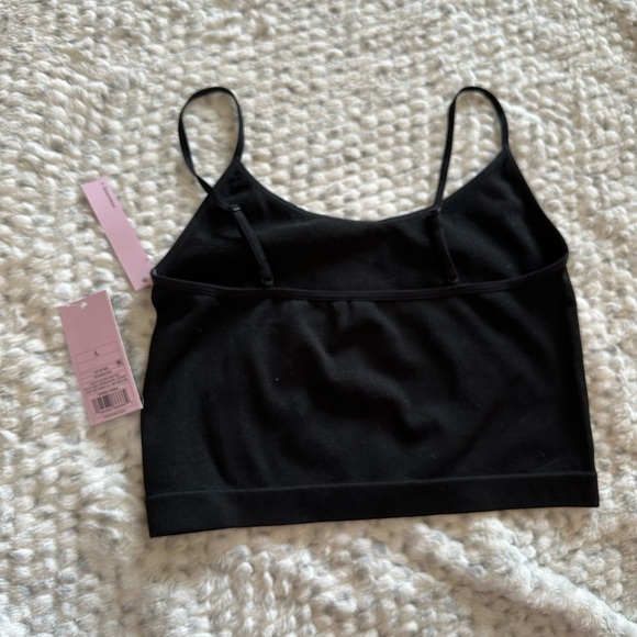 Free with purchase with any item in closet -** - Picture 2 of 4